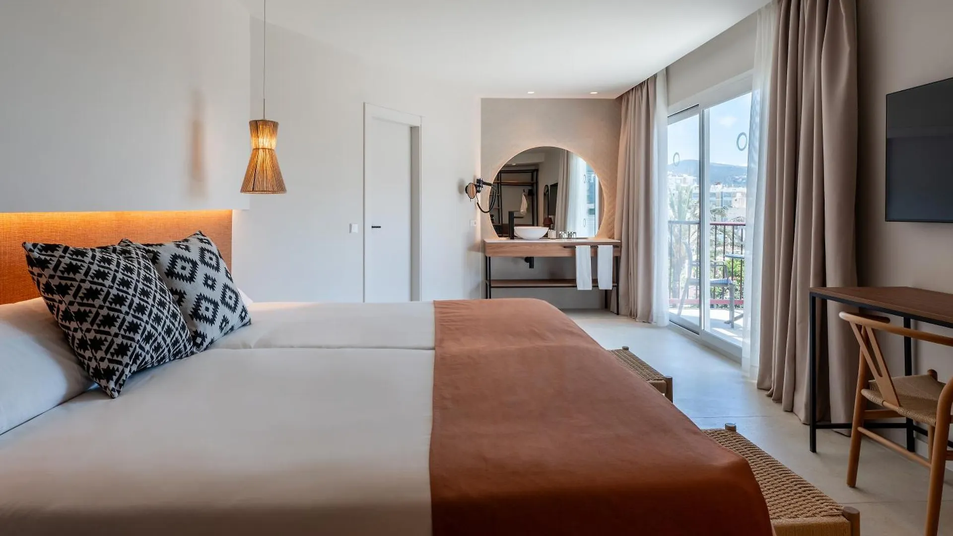 Fergus Bermudas Palmanova Hotel